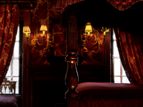 Luxurious four poster bed in 5* hotel in the heart of Edinburgh