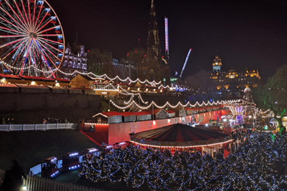Christmas markets in Edinburgh during winter