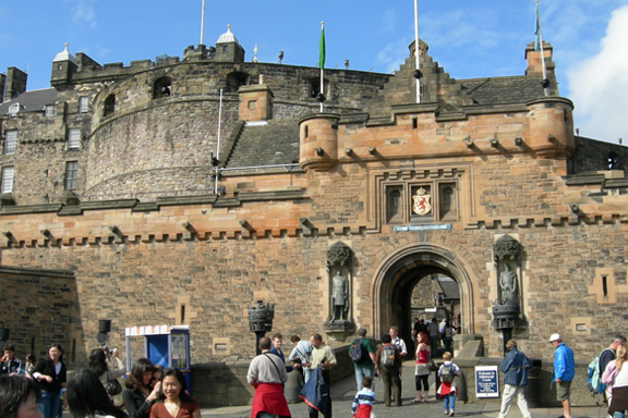 Crowds outside Edinburgh Castle